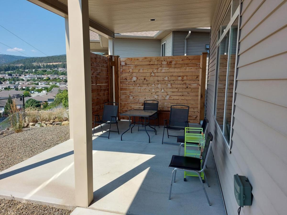 Peaceful And Spacious Lake View West Kelowna Buitenkant foto