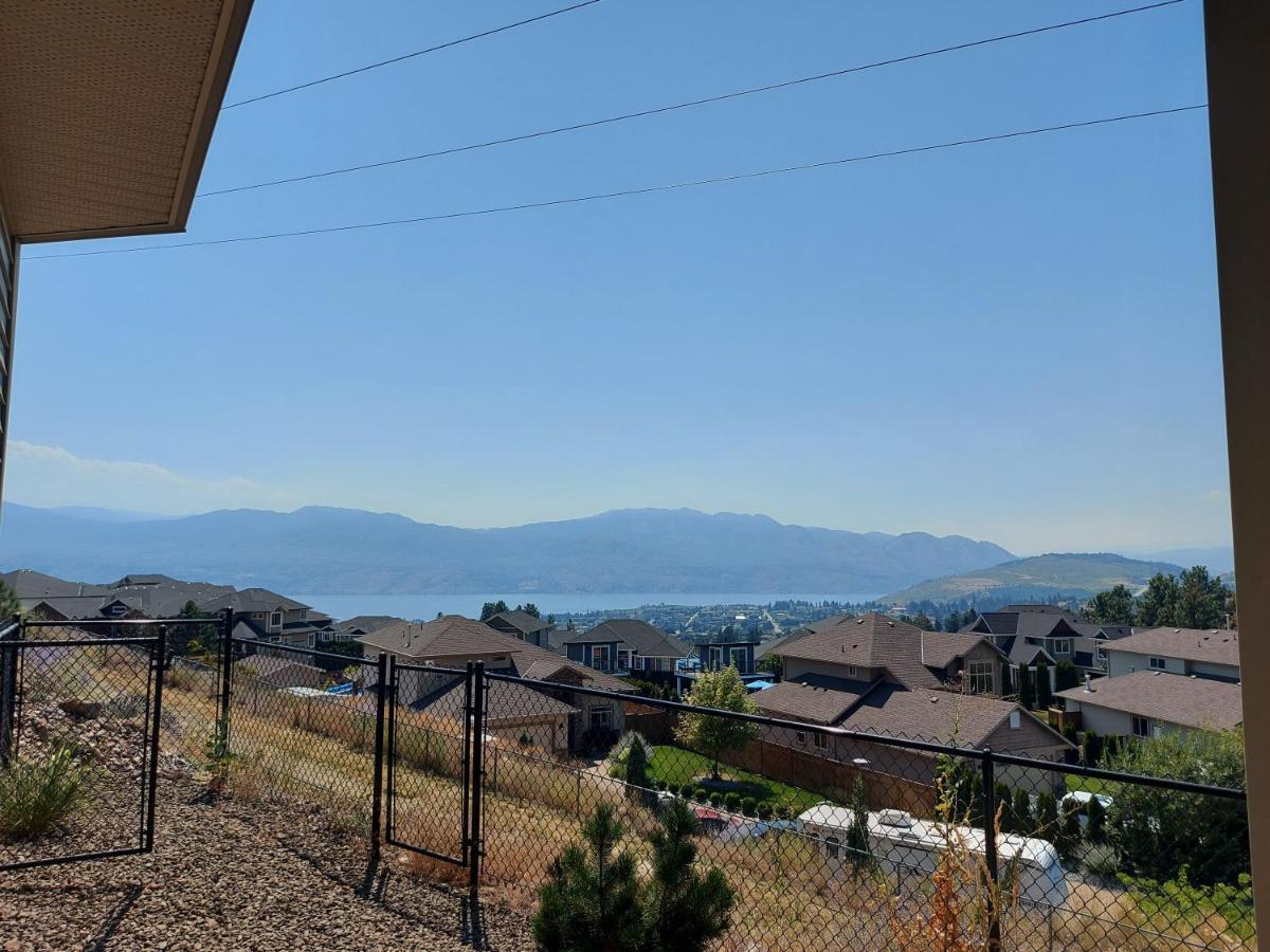 Peaceful And Spacious Lake View West Kelowna Buitenkant foto