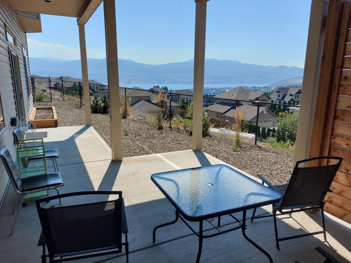 Peaceful And Spacious Lake View West Kelowna Buitenkant foto